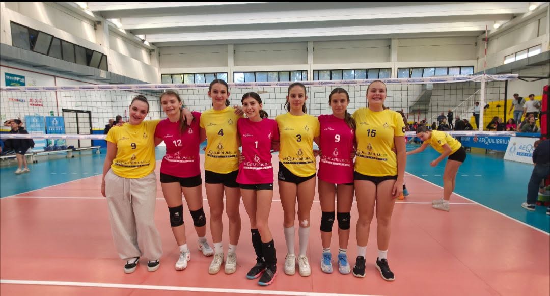 Giovani atlete Progetto Volley in campo